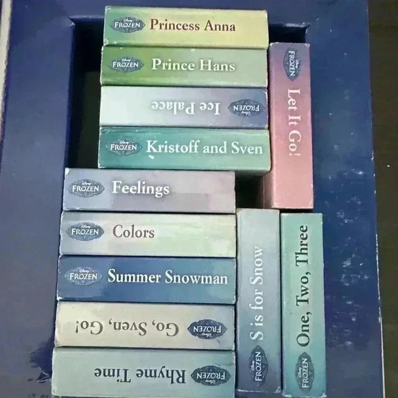 Disney Frozen 12 Board Books Anna Elsa Kristoff Olaf Snowman - Picture 3 of 3